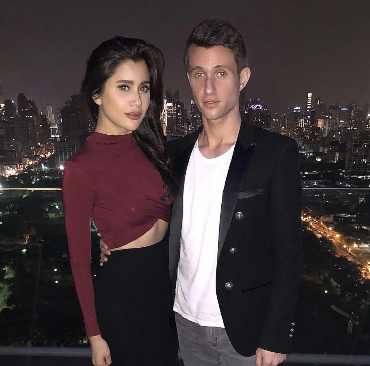 สวยแพงทุกอิริยาบถ! ปู ไปรยา พาแฟนฝรั่งซ้อนวินมอเตอร์ไซค์ในเวลาเร่งรีบ