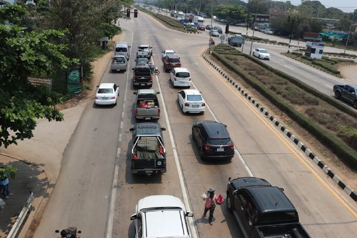 ถนนพหลโยธินเข้าลำปางการจราจรคึกรับสงกรานต์ปี61