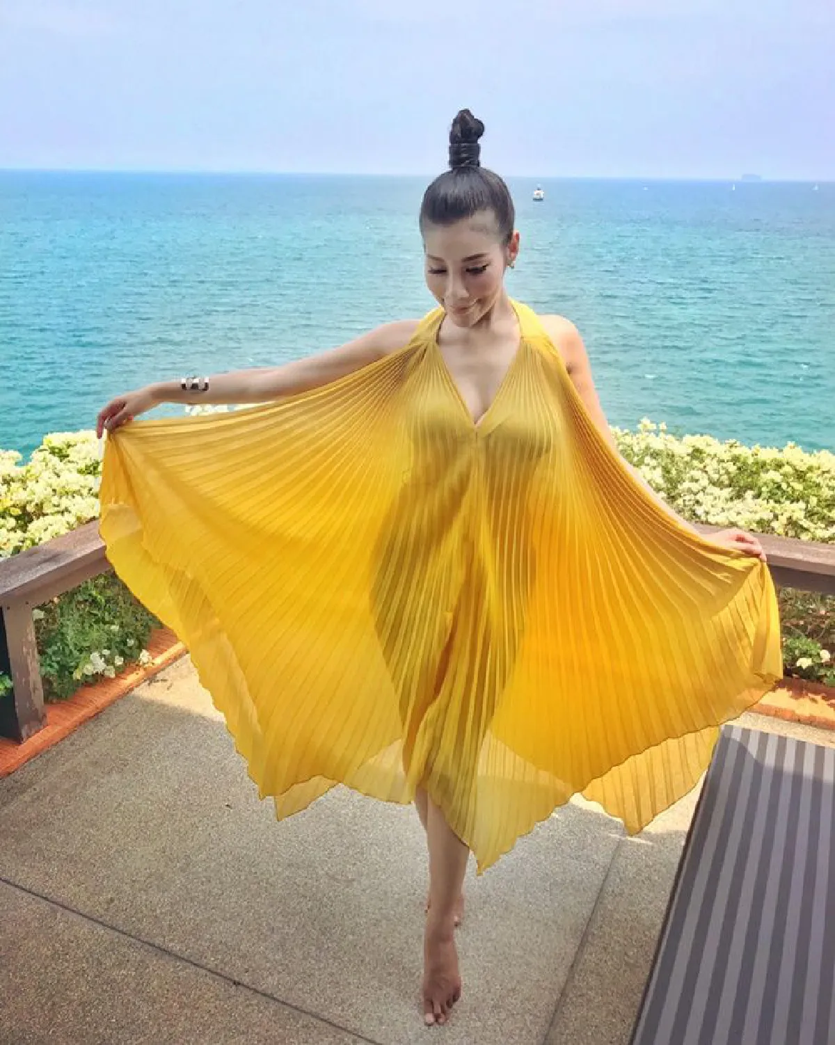 แซ่บรับซัมเมอร์! แหวนแหวน ปวริศา สวมชุดว่ายน้ำอวดหุ่นเป๊ะบนเรือยอร์ช