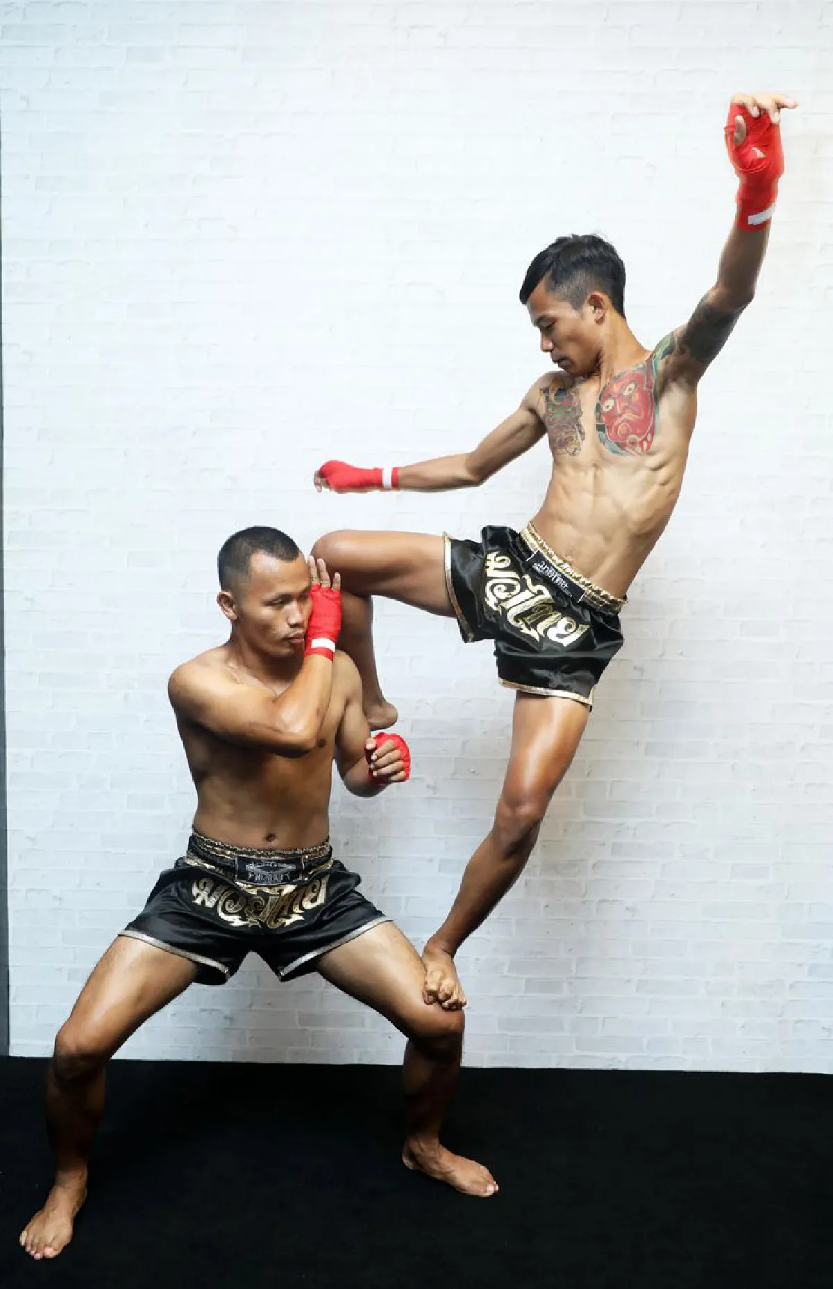 ท่างาม ดุดัน อ่อนช้อย ร้ายกาจ แม่ไม้มวยไทย