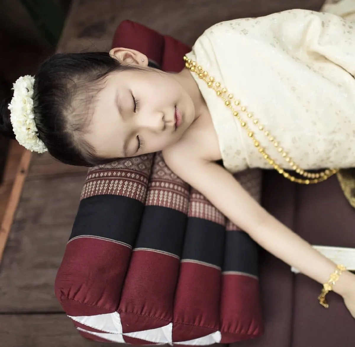 ส่องภาพน่ารักของ น้องปราง ลูกสาวคนเล็กที่พ่อเดชทั้งรักทั้งหลง