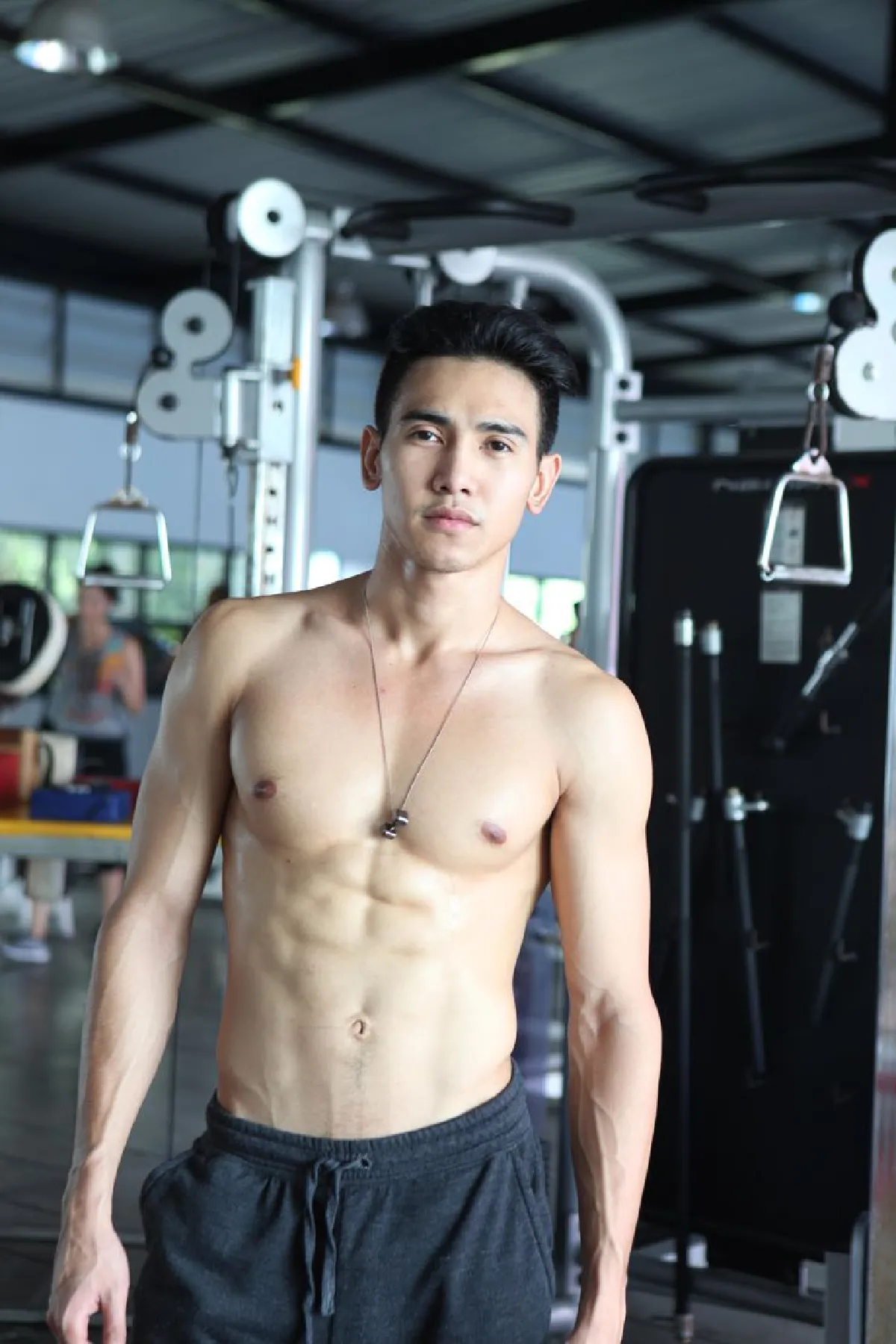 ท่างาม ดุดัน อ่อนช้อย ร้ายกาจ แม่ไม้มวยไทย