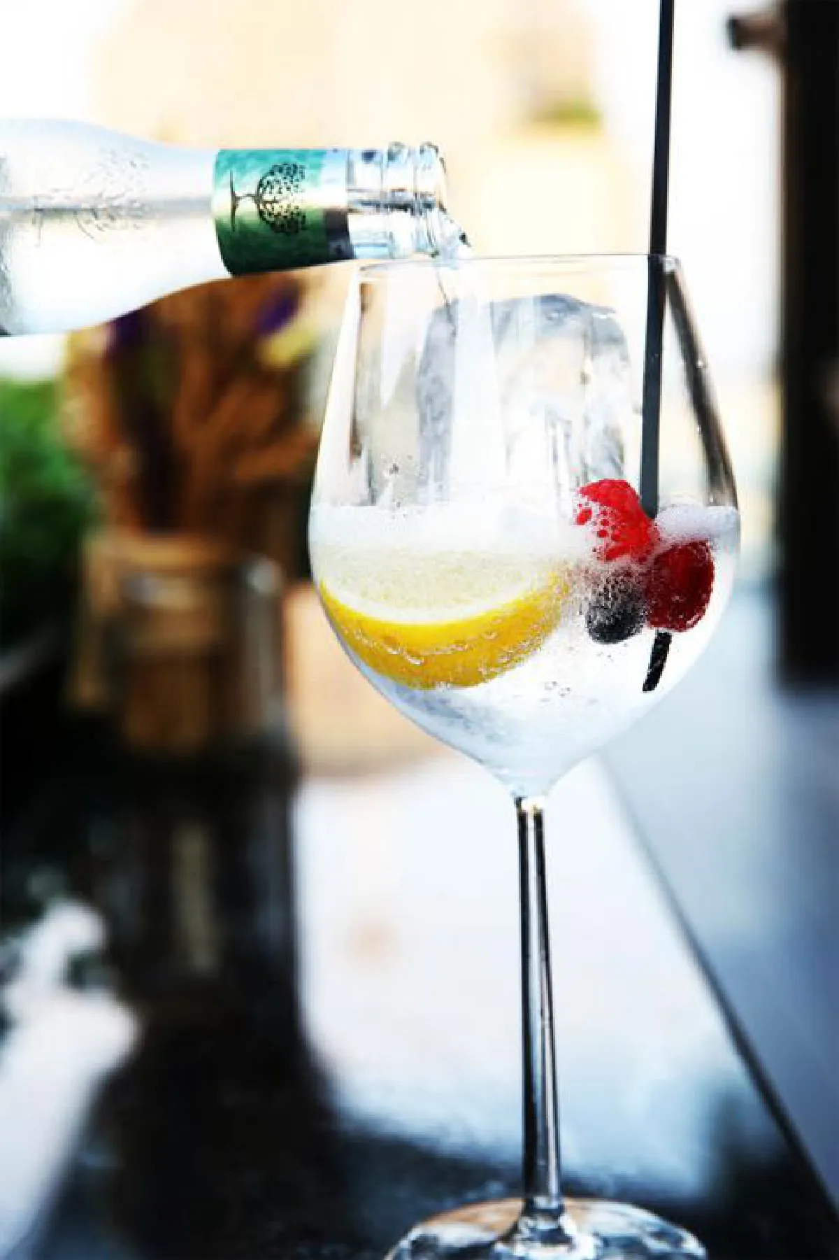 ดื่มจินกินบรรยากาศ 'เอบาร์ รูฟท็อป'