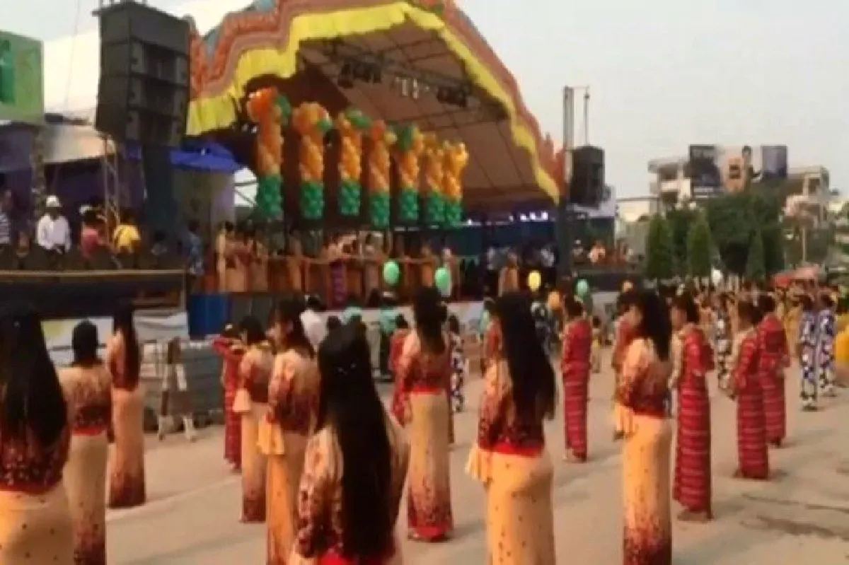 ส่องสงกรานต์ท่าขี้เหล็กสนุกไม่แพ้ฝั่งไทย