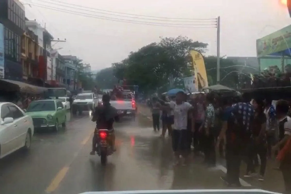 ส่องสงกรานต์ท่าขี้เหล็กสนุกไม่แพ้ฝั่งไทย