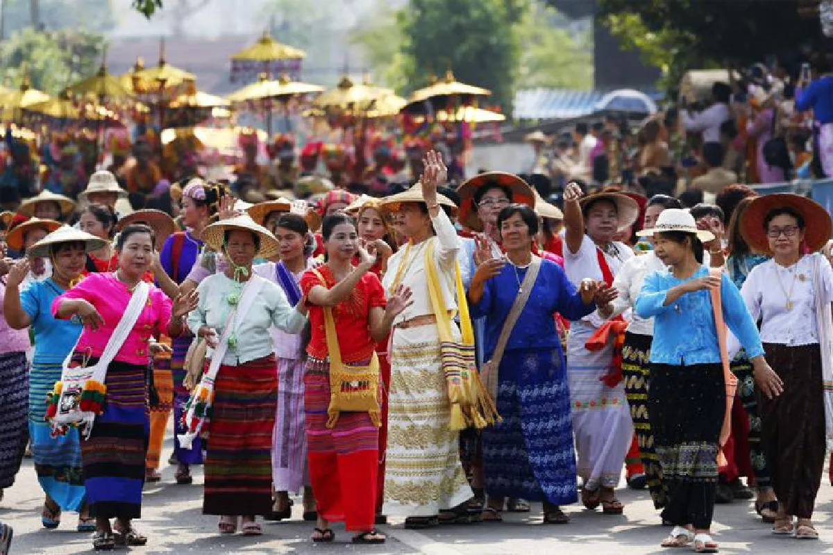 ‘ปอยส่างลอง’ เที่ยวแม่ฮ่องสอนสไตล์ดอยสเตอร์