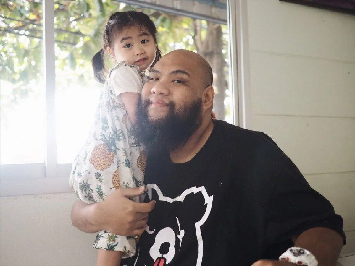 “กอล์ฟ ฟักกลิ้งฮีโร่” โพสต์ข้อความสุดซึ้ง หลัง “น้องชูใจ” แงะกระปุกเพื่อให้อยู่เล่นน้ำด้วย