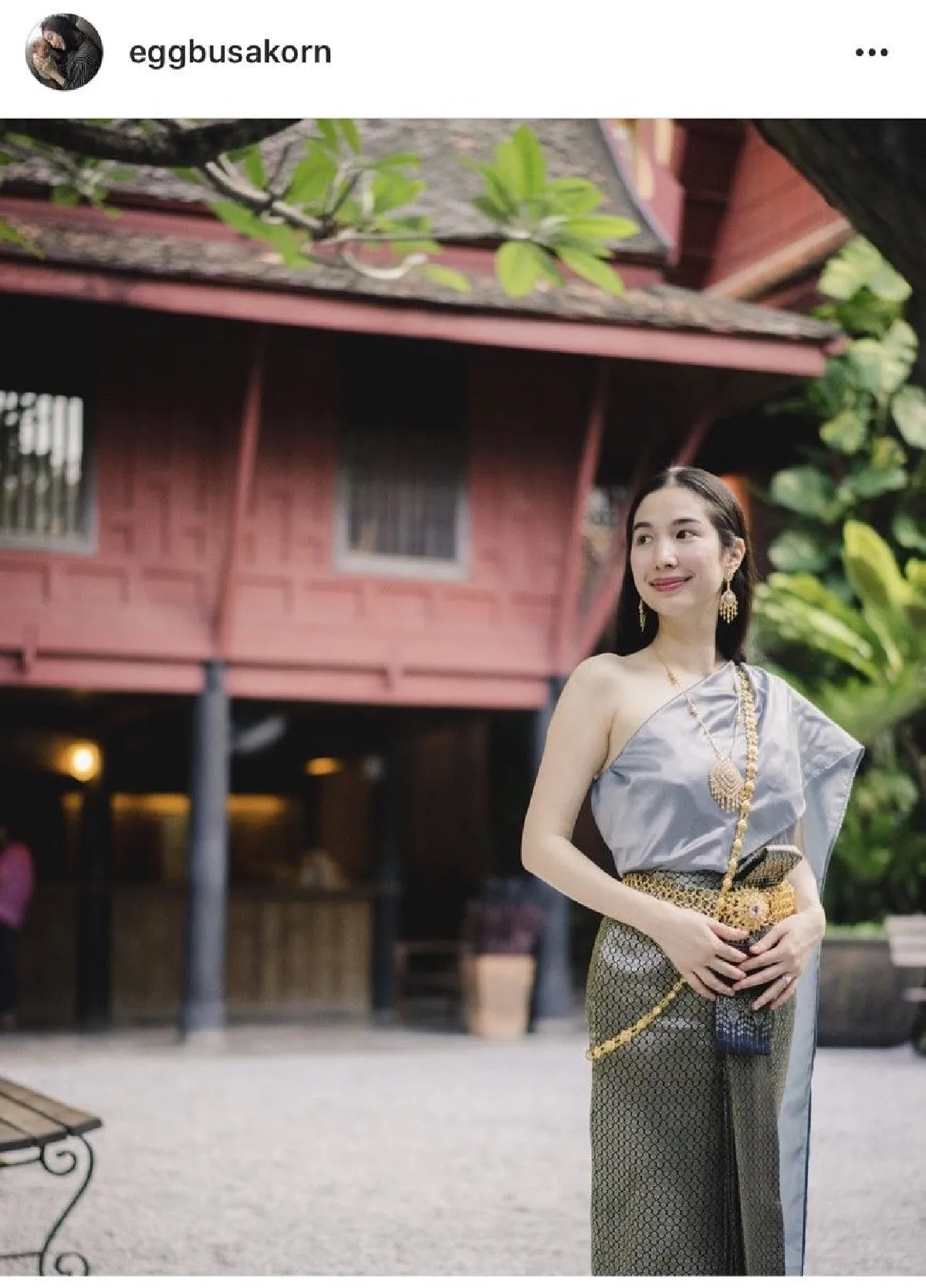 “กัปตัน-เอ้ก” พร้อมครอบครัวร่วมแต่งชุดไทย ในวันสงกรานต์