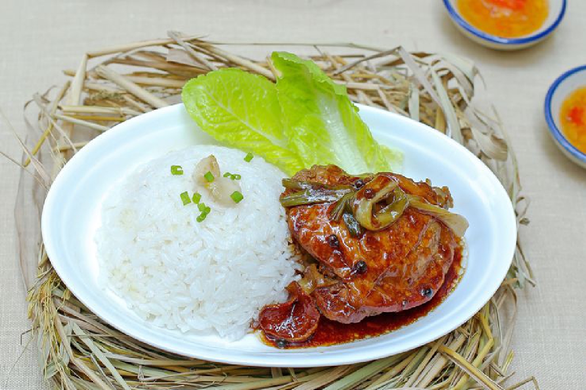 อบ อบ อร่อย ข้าวมันไก่อบซีอิ๊ว อบ อบ อร่อย ข้าวมันไก่อบซีอิ๊ว