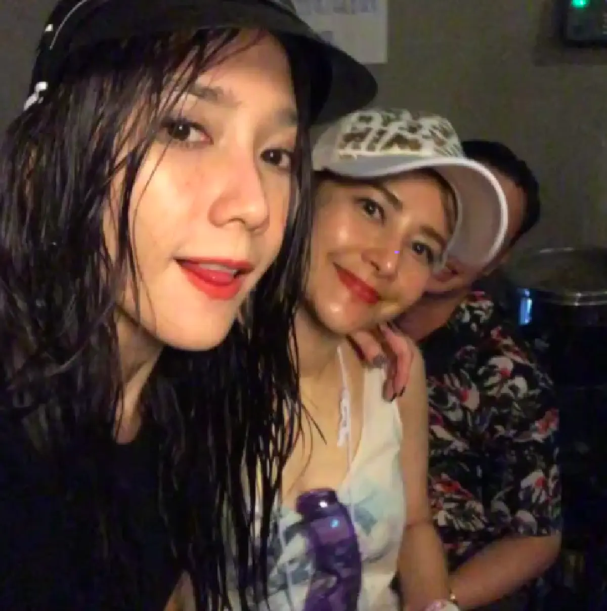 เปียกยังสวย! “อั้ม” ร่วมเล่นน้ำสงกรานต์ในรอบ 10 ปี