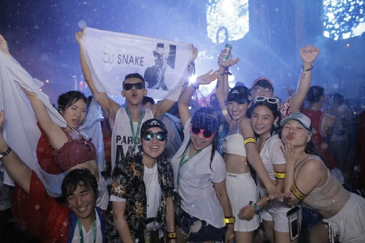 ปิดฉากอย่างยิ่งใหญ่ Pepsi presents S2O Songkran Music Festival 2018 ผู้ร่วมงานทะลุ 56,000 คน! พร้อมชวนคนไทยนับถอยหลังสู่การโกอินเตอร์ครั้งแรกของ S2O Songkran Music Festival  ที่กรุงโตเกียว ประเทศญี่ปุ่น ในเดือนสิงหาคมนี้