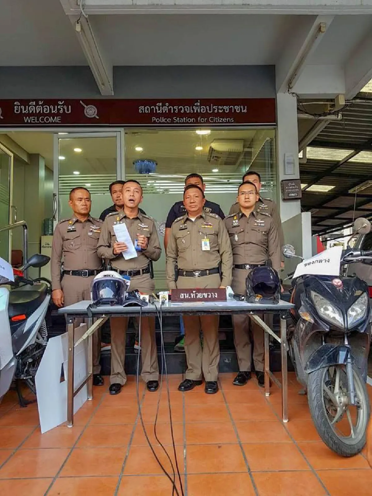 จับแล้ว! 2 โจรแสบขโมยเงินชายวัย 82 หลังไปชิงทองแม่ค้า