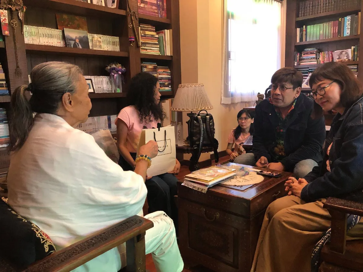 "หน่อง อรุโณชา" หารือ "ทมยันตี" คุยบทประพันธ์เรื่อง "เวียงกุมกาม"