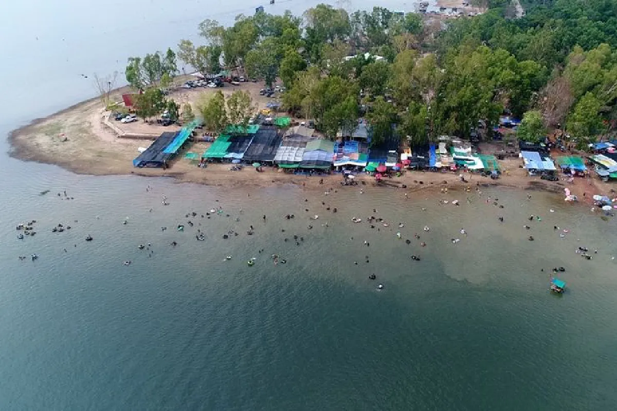 "แหลมโนนวิเศษ"แหล่งเล่นน้ำคลายร้อนกาฬสินธุ์