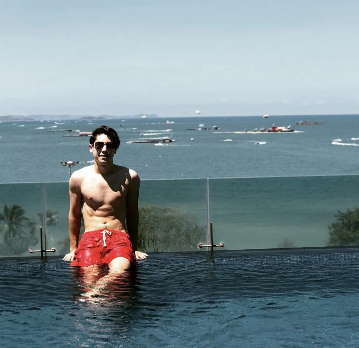 แพทริค ชานน อดีตดาราเด็กโตแล้วหล่อแซ่บ ซิกแพคแน่นเป็นลอน