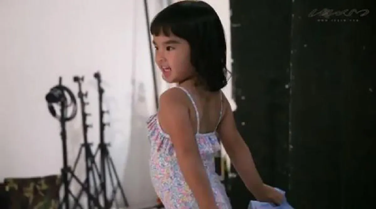 เปิดแฟชั่นเช็ต แอฟ ทักษอร-น้องปีใหม่ สวยเป๊ะขึ้นปกนิตยสารแพรว