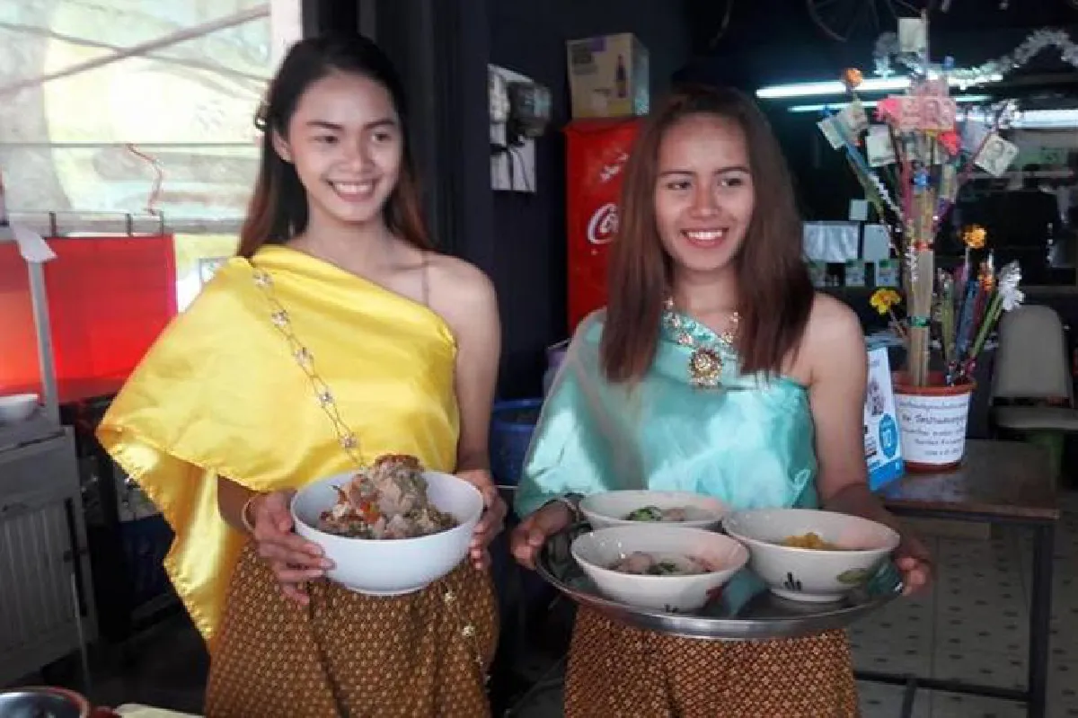 ออเจ้า... เรียกลูกค้ากินก๋วยเตี๋ยว