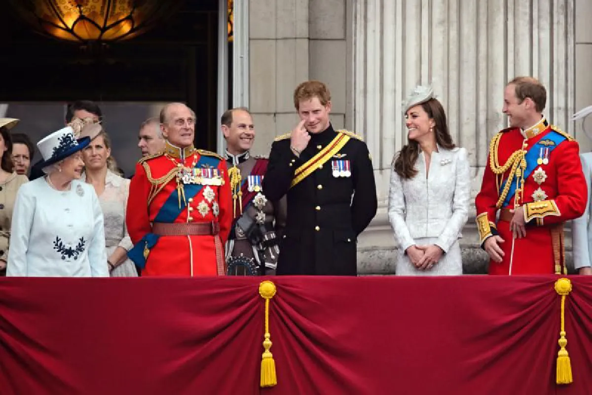 "ควีนเอลิซาเบธที่สอง" ทรงเจริญพระชนมายุครบ 92 พรรษา
