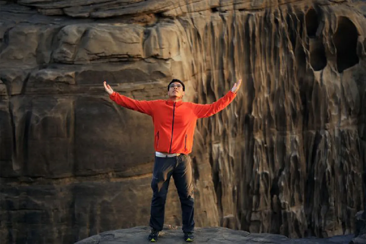 แห่ยักษ์ พักแก่ง แห่งอำนาจอุบล