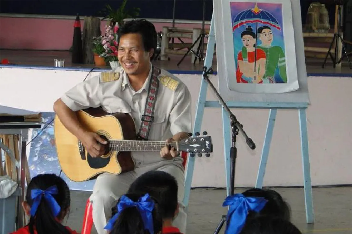 ศักดิ์ชัย+ชลดา เวยื่อ คู่ขวัญสร้างบ้านดิน