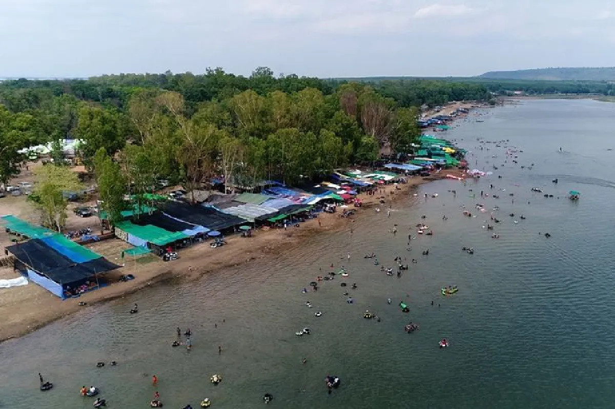 "แหลมโนนวิเศษ"แหล่งเล่นน้ำคลายร้อนกาฬสินธุ์