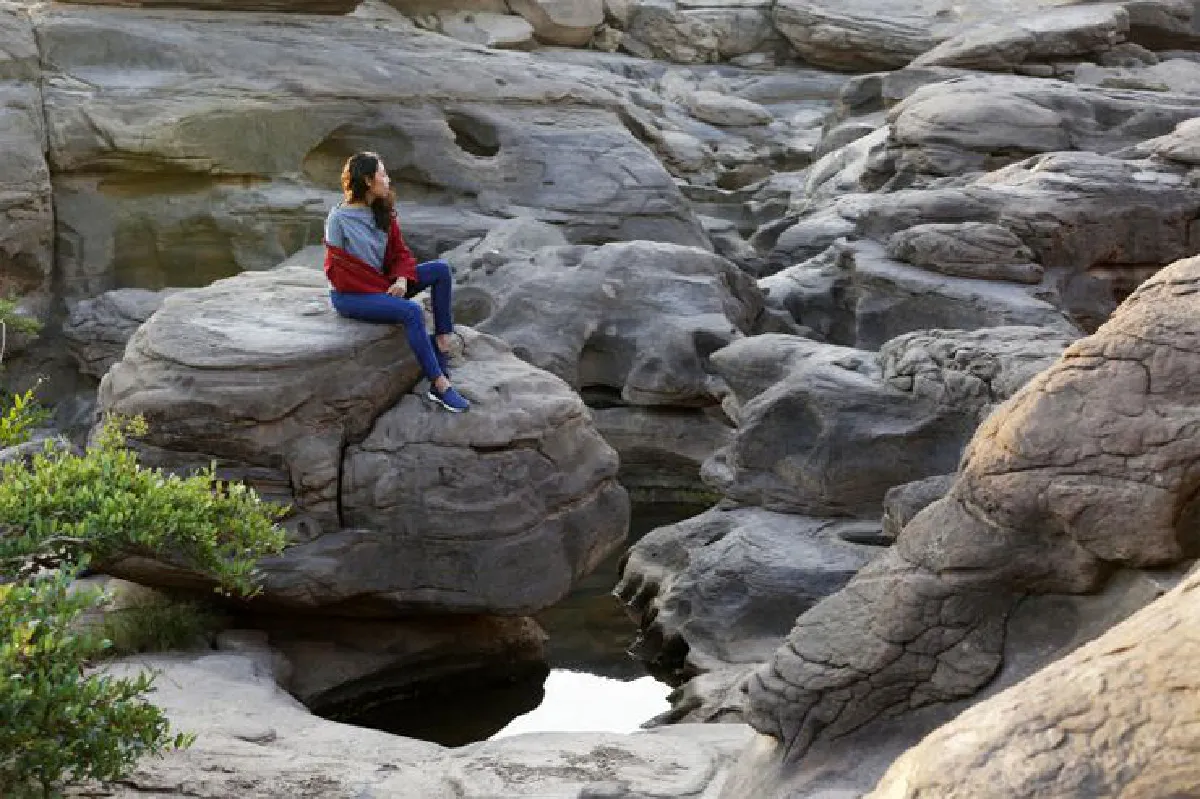 แห่ยักษ์ พักแก่ง แห่งอำนาจอุบล