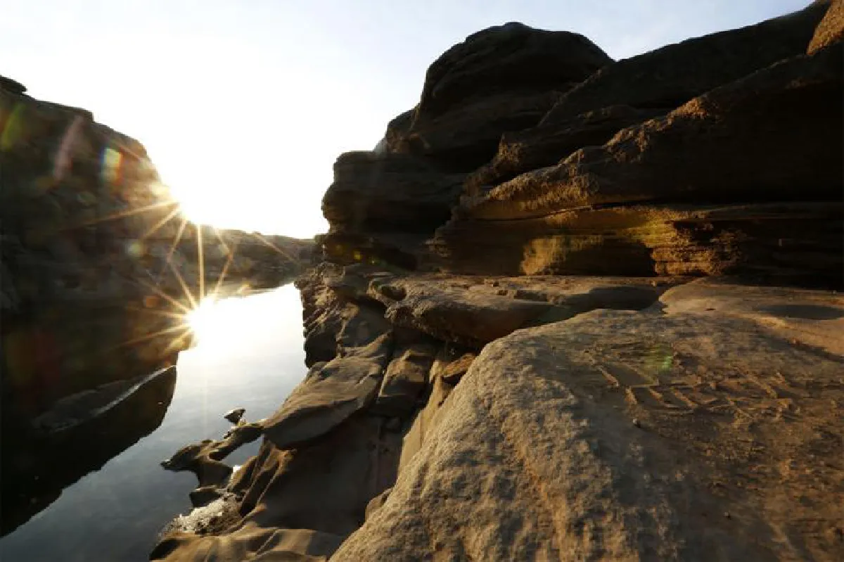 แห่ยักษ์ พักแก่ง แห่งอำนาจอุบล