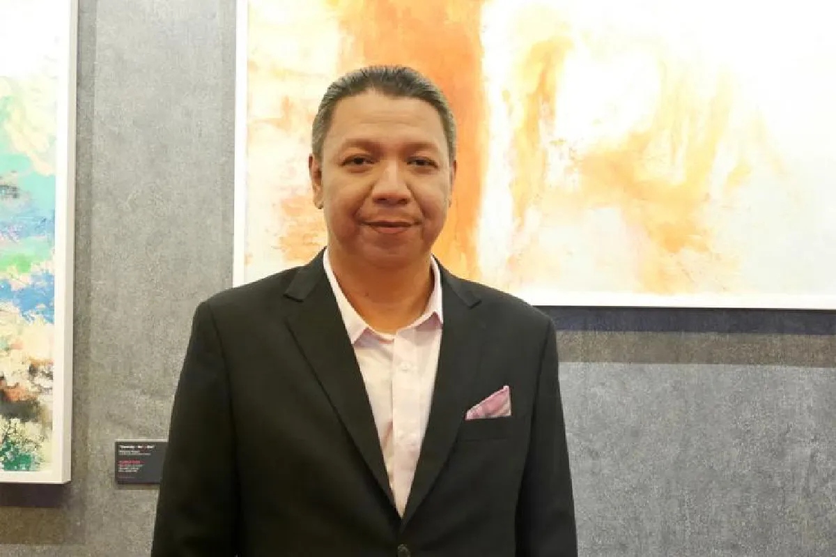 หลากเส้นหลายสีที่เป็นเธอ