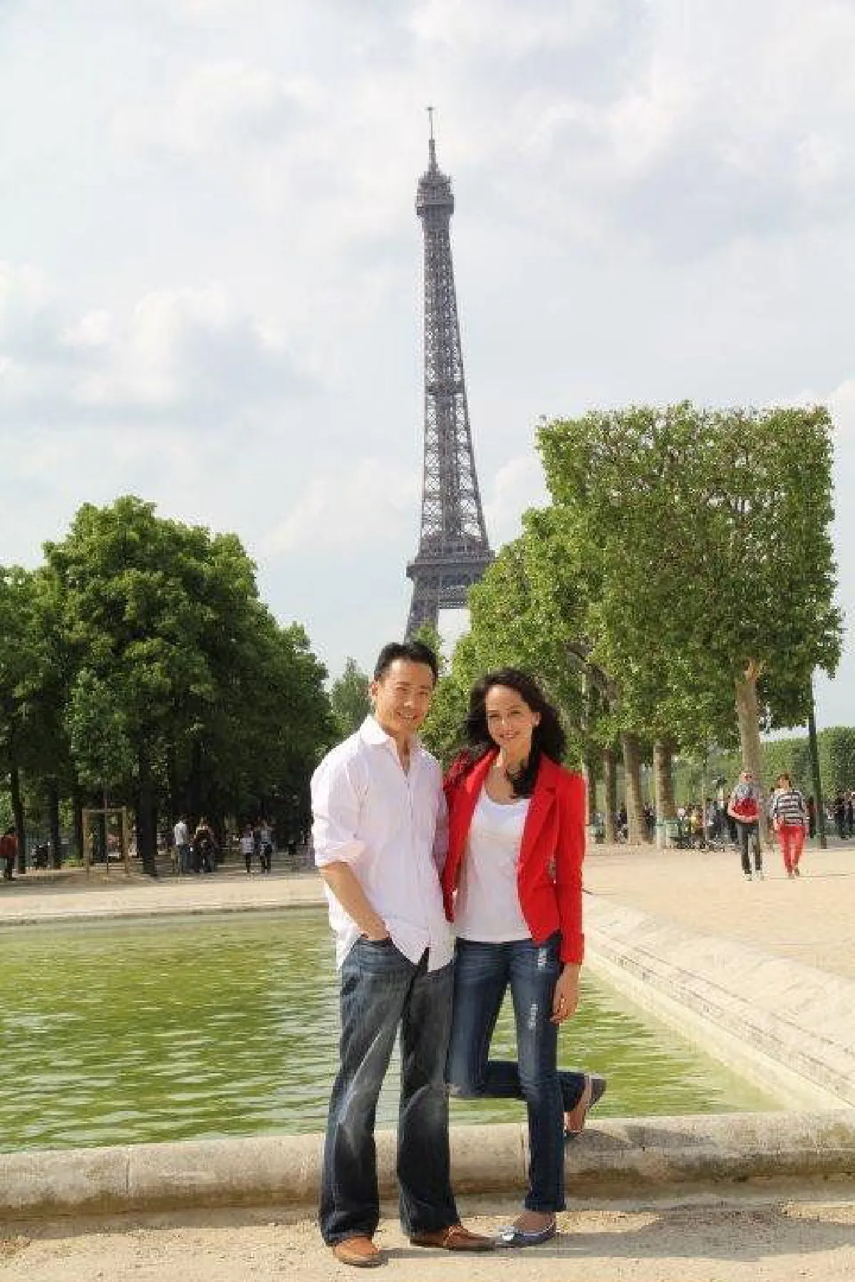 ส่องภาพ "ลดา เองชวเดชาศิลป์” กับชีวิตครอบครัวสุดแฮปปี้