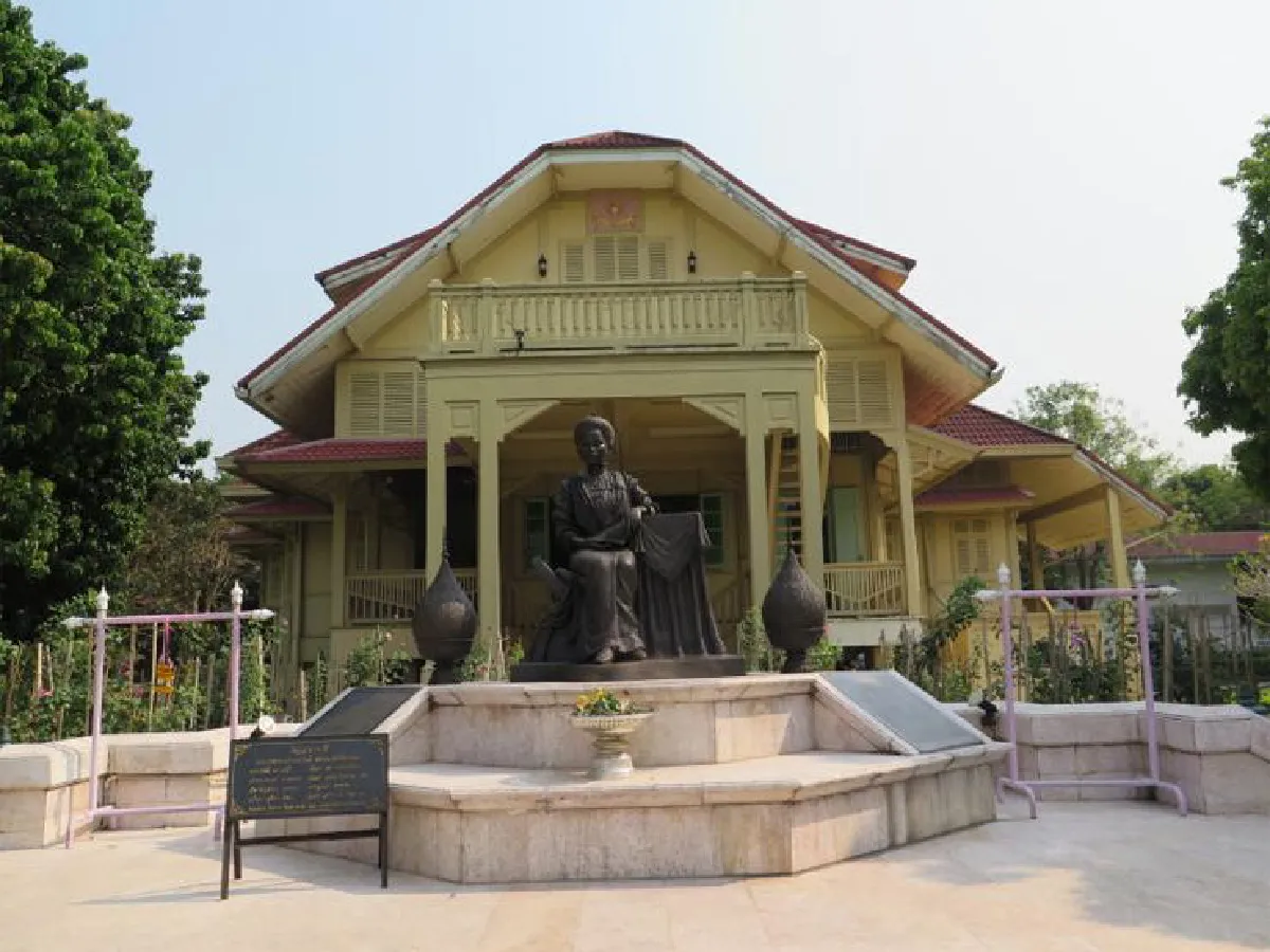 เที่ยววัดป่าดาราภิรมย์ และพิพิธภัณฑ์พระราชชายาเจ้าดารารัศมี