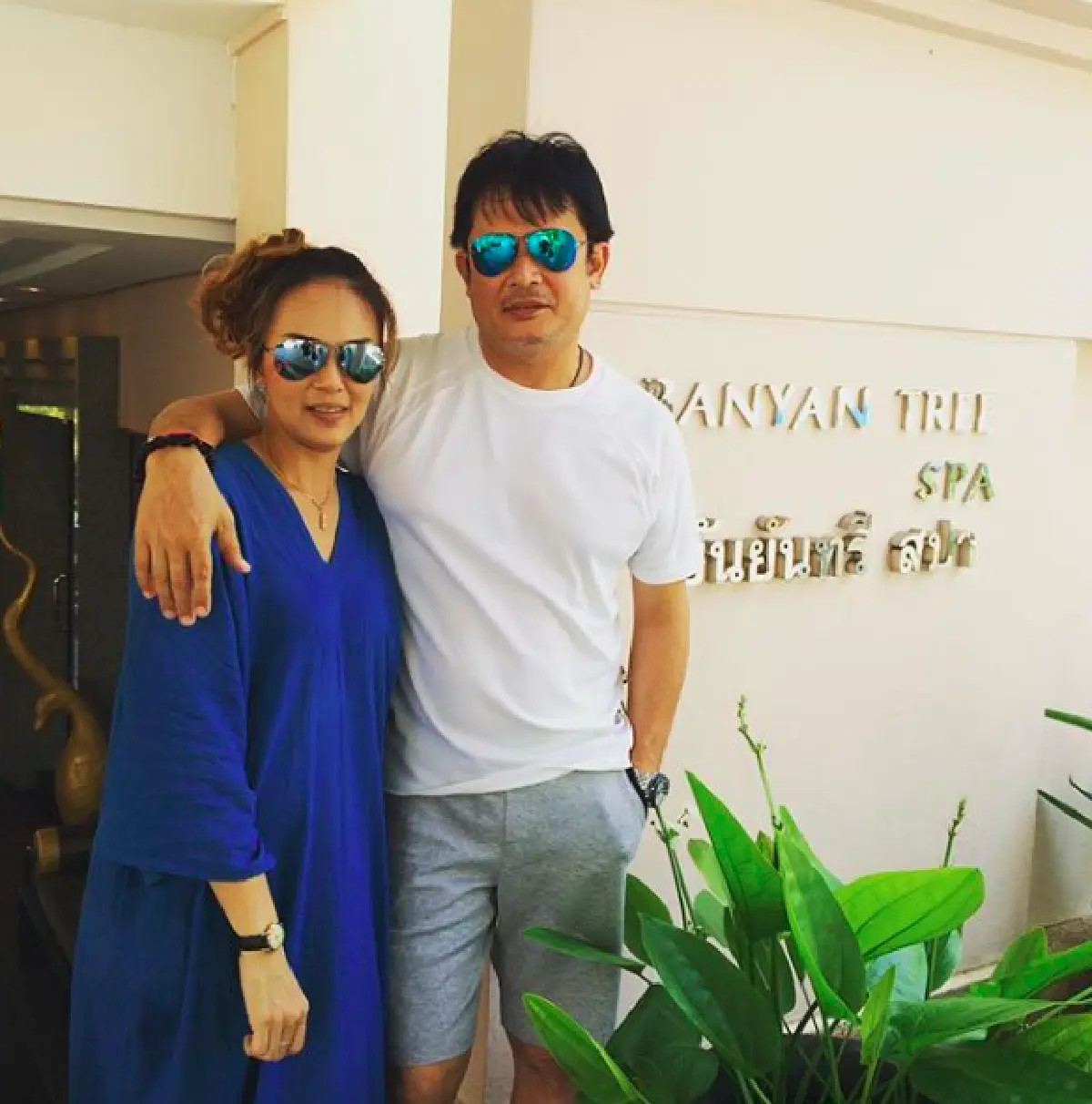 ภาพครอบครัวแสนอบอุ่น ของ “หนุ่ม สันติสุข” พร้อมลูกชายสุดเลิฟทั้ง 3