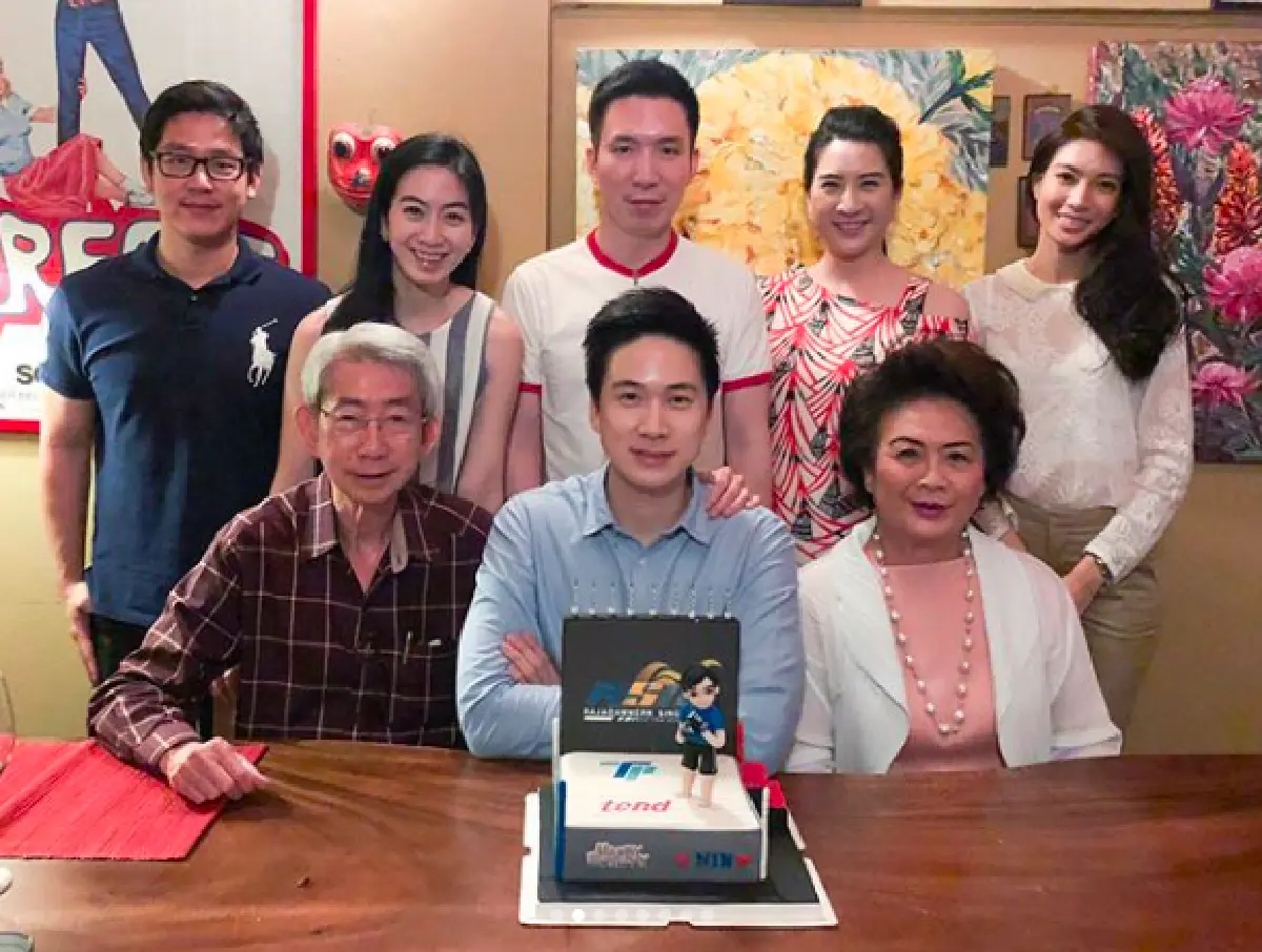 โลกเป็นสีชมพู! “ไอซ์” แฮปปี้ เปิดตัวหวานใจหนุ่มไฮโซ “นิน”