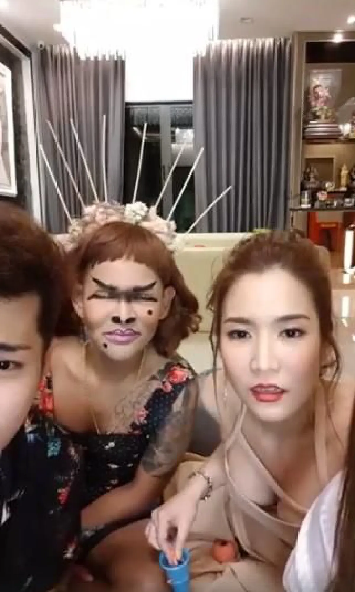 เล่นเกินไปไหม?  ขนเพชร เจ็ดสี เจอดราม่าบ้าจี้..จิ้มหน้าอก จั๊กจั่น อคัมย์สิริ