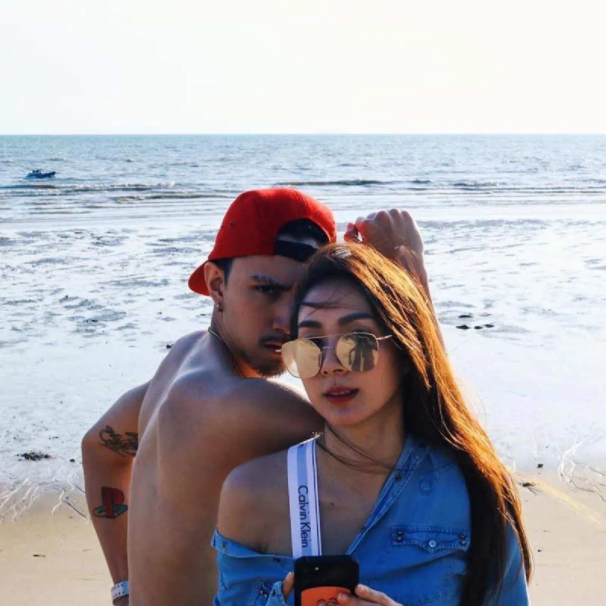 คู่หวานต่างวัย! โฟร์-ธามไท จัดทริปเที่ยวทะเลกระชับรัก