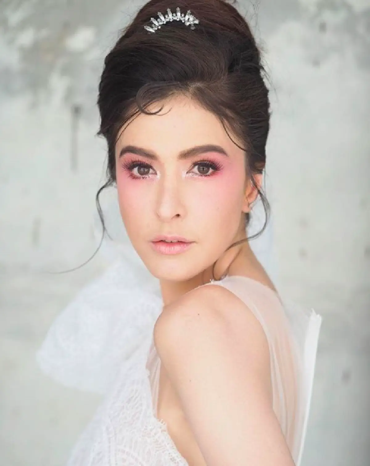 นางเอกหรือเจ้าหญิงในนิยาย!? “ศรีริต้า” กับลุคที่สะกดทุกสายตา จนต้องหันกลับมามอง