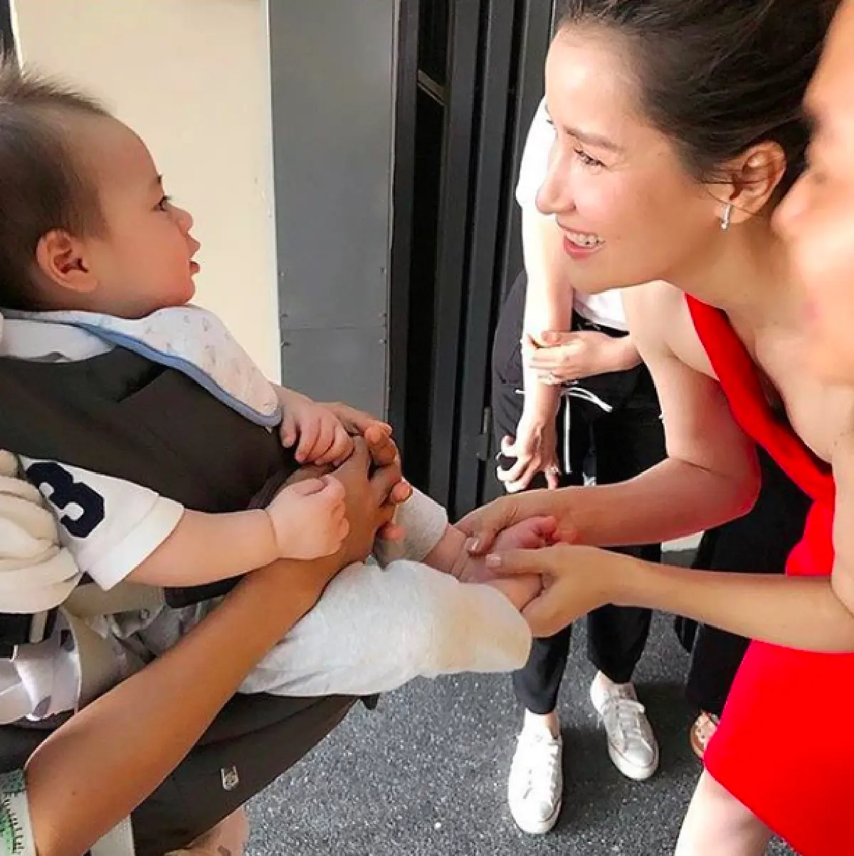 “แม่ชม” พา 2 ซุปตาร์หมื่นล้าน “สายฟ้า-พายุ” เที่ยวเชียงใหม่ชมแฟชั่นโชว์