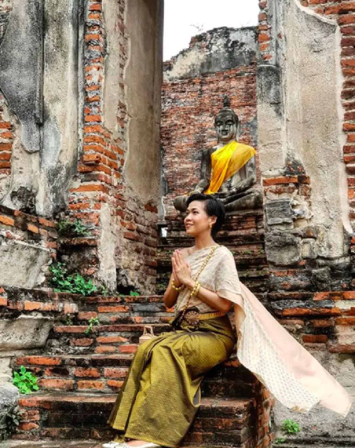 “กาละแมร์” สวมชุดไทยตามรอย "แม่หญิงการะเกด” ไหว้พระ 9 วัด ที่อยุธยา