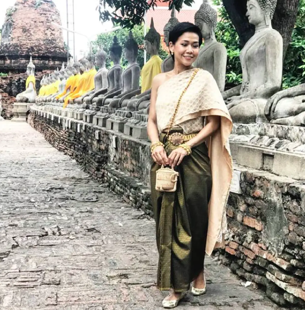 “กาละแมร์” สวมชุดไทยตามรอย "แม่หญิงการะเกด” ไหว้พระ 9 วัด ที่อยุธยา