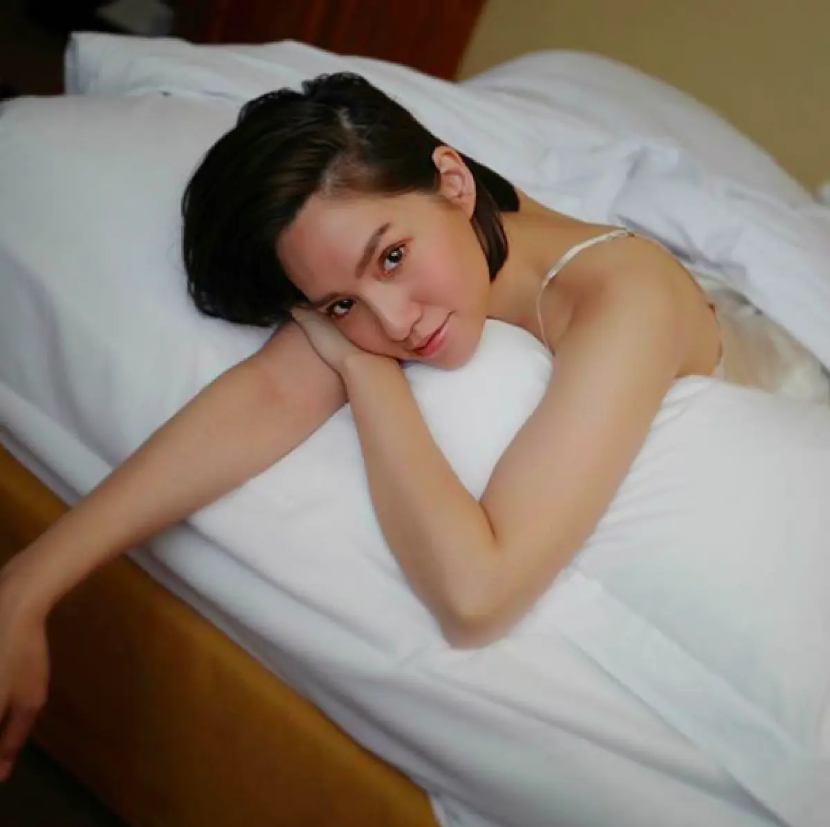 เผยภาพแซ่บ “จ๊ะ” ในชุดนอนซีทรูสุดเซ็กซี่ ตามแบบที่สามีชอบ