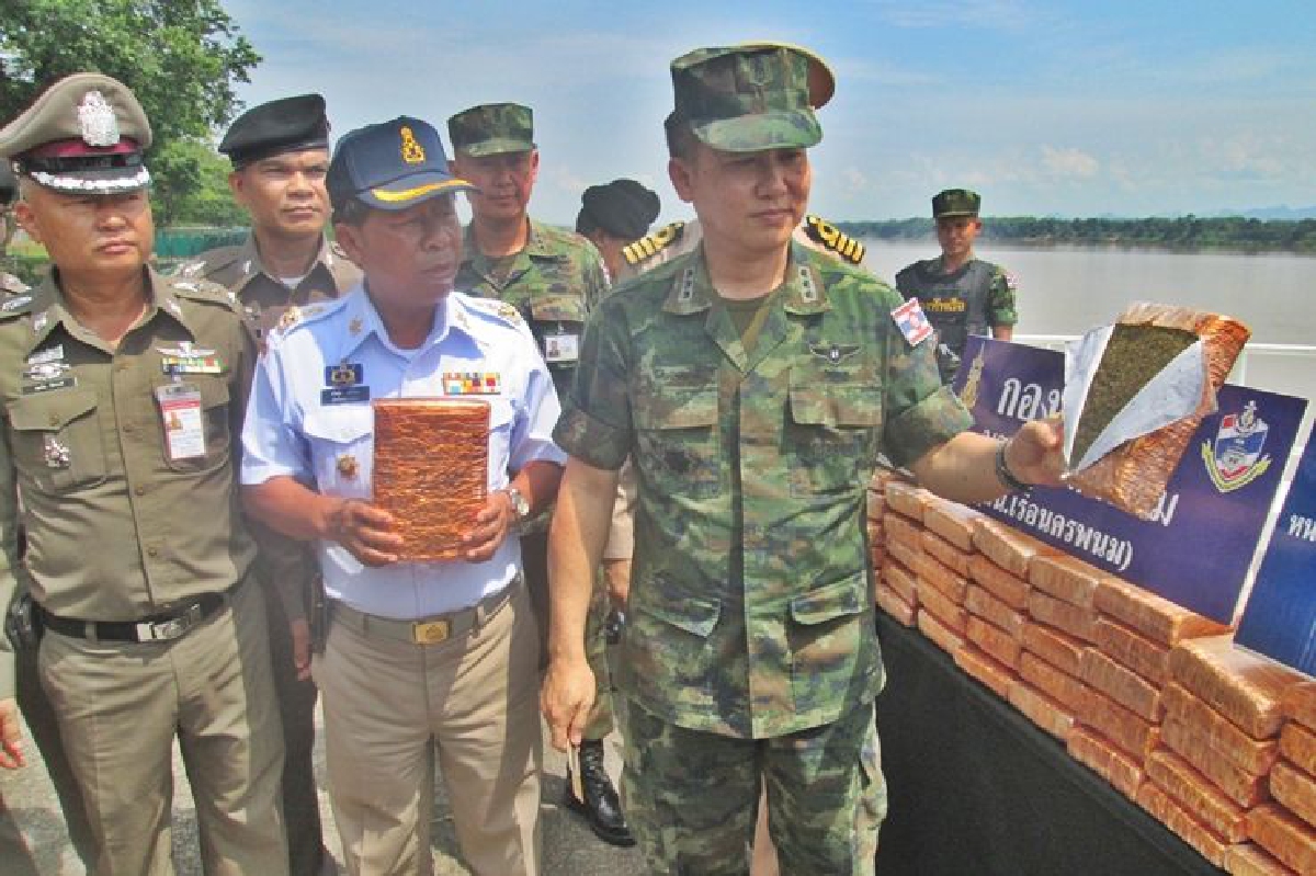 กัญชาทะลัก!นรข.ยึดของกลางมูลค่ากว่า4ล.ออเดอร์ขายรับฤดูฝน กัญชาทะลัก!นรข.ยึดของกลางมูลค่ากว่า4ล.ออเดอร์ขายรับฤดูฝน