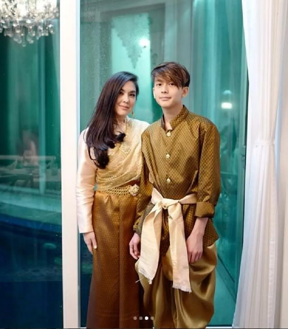 แม่สวยลูกชายหล่อ! โบ ชญาดา ควง น้องอชิ แต่งชุดไทยไปงานวันเกิดสุดอบอุ่น