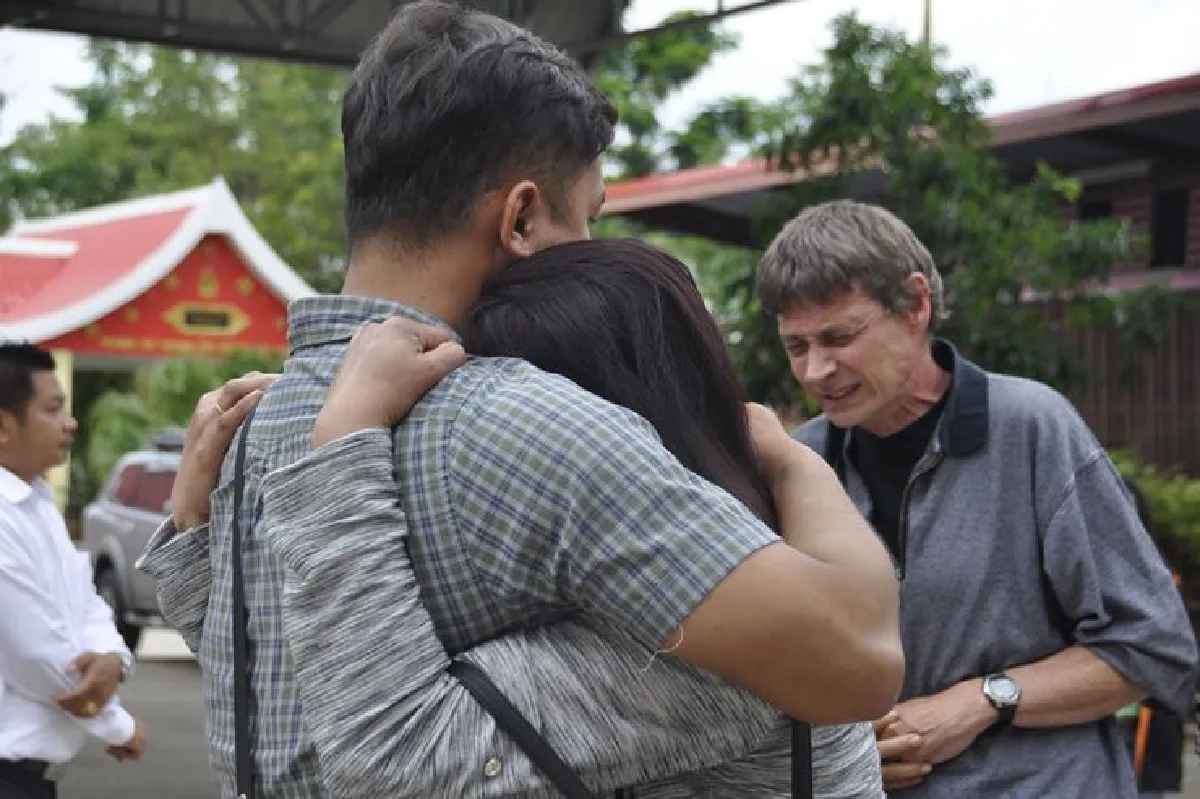 แม่เศร้าร่วมงานศพ"น้องมด"สาวกู้ภัยไปช่วยคนเจ็บแต่ประสบอุบัติเหตุดับ