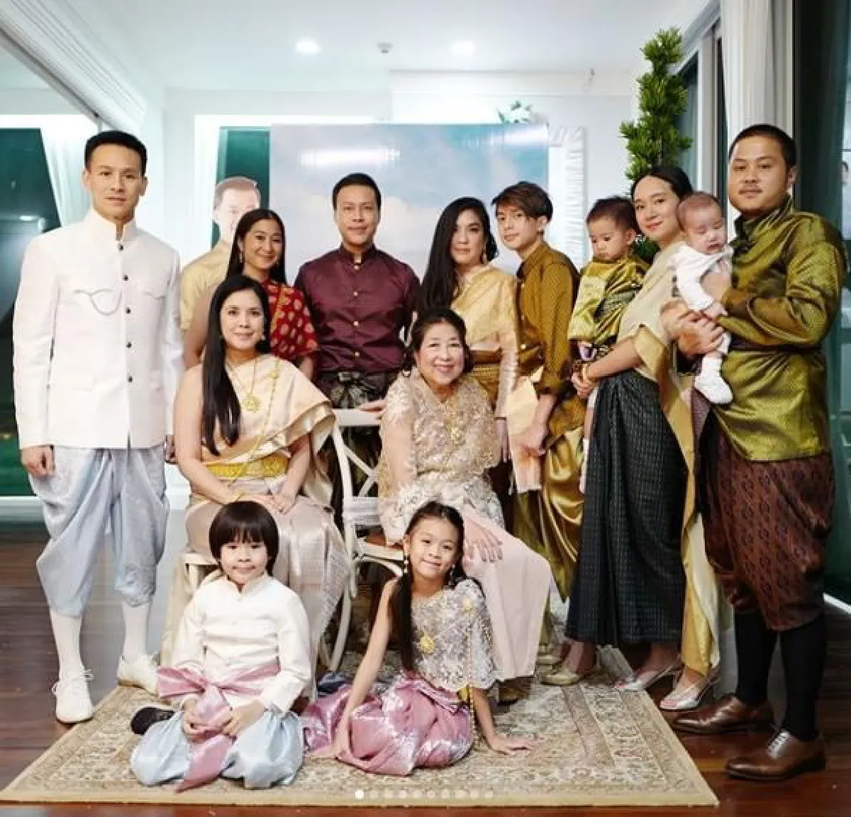 แม่สวยลูกชายหล่อ! โบ ชญาดา ควง น้องอชิ แต่งชุดไทยไปงานวันเกิดสุดอบอุ่น