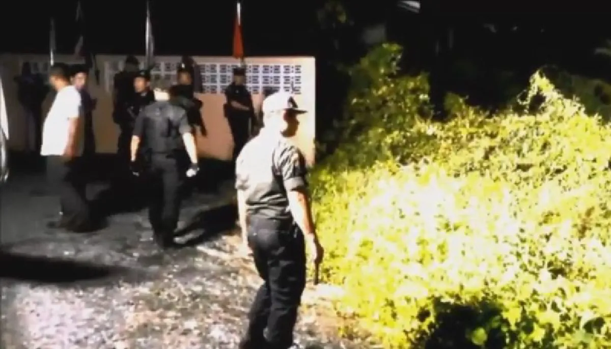 ตำรวจปิดล้อมจับนักโทษแหกคุกเป็นบุคคลอันตรายและมีหมายจับ