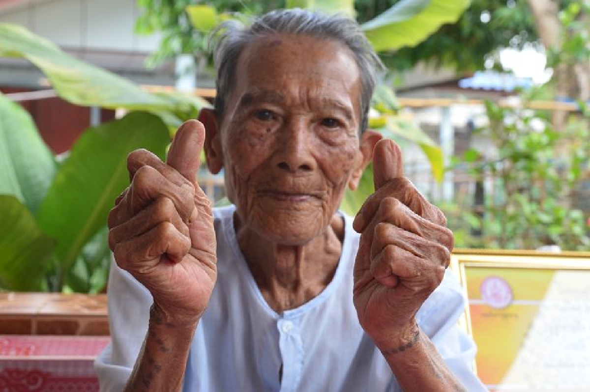 ผู้เฒ่าชาวไทลื้ออายุยืน102ปีเผยเคล็ดลับ"กินผัก-ปลา-น้ำอุ่น" ผู้เฒ่าชาวไทลื้ออายุยืน102ปีเผยเคล็ดลับ"กินผัก-ปลา-น้ำอุ่น"