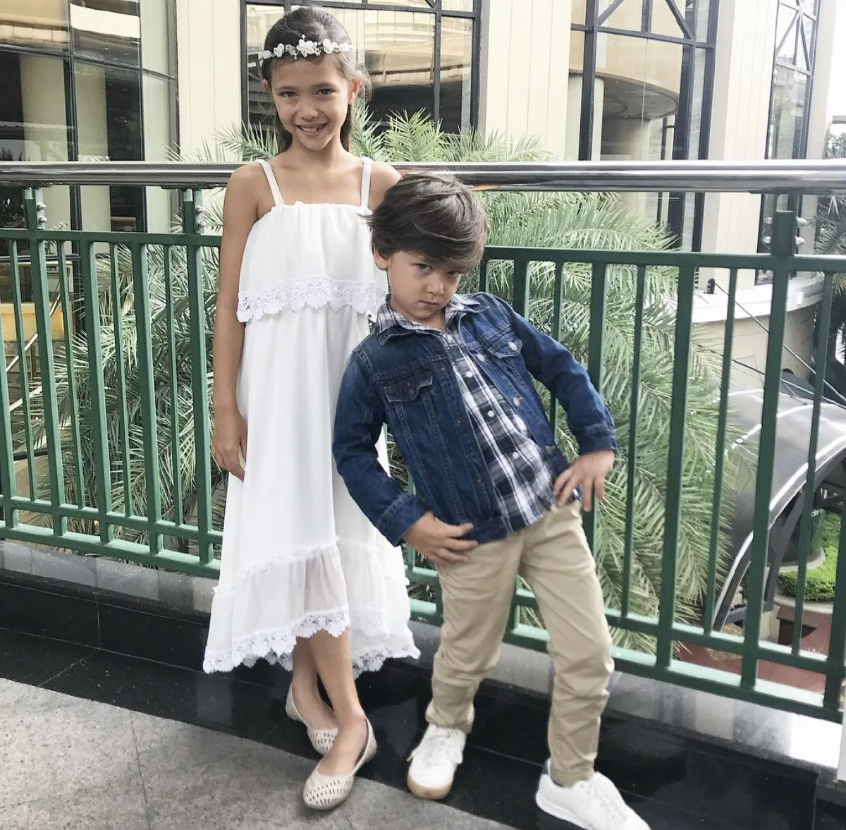 หล่อตั้งแต่เด็ก! น้องเอเดน ลูกชาย ซินดี้ เสน่ห์ล้นฉายแววซุปตาร์