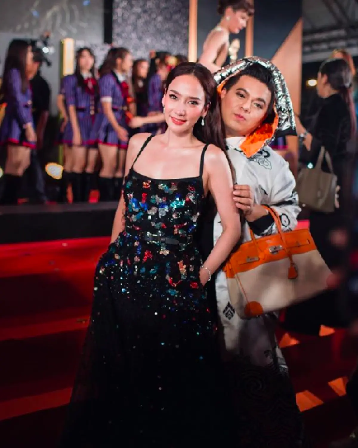 สมกับเป็นซุปตาร์ “อั้ม” ขนาดถูกแอบแอบถ่ายรูปตอนเเผลอ ยังคงสวยเป๊ะทุกมุม