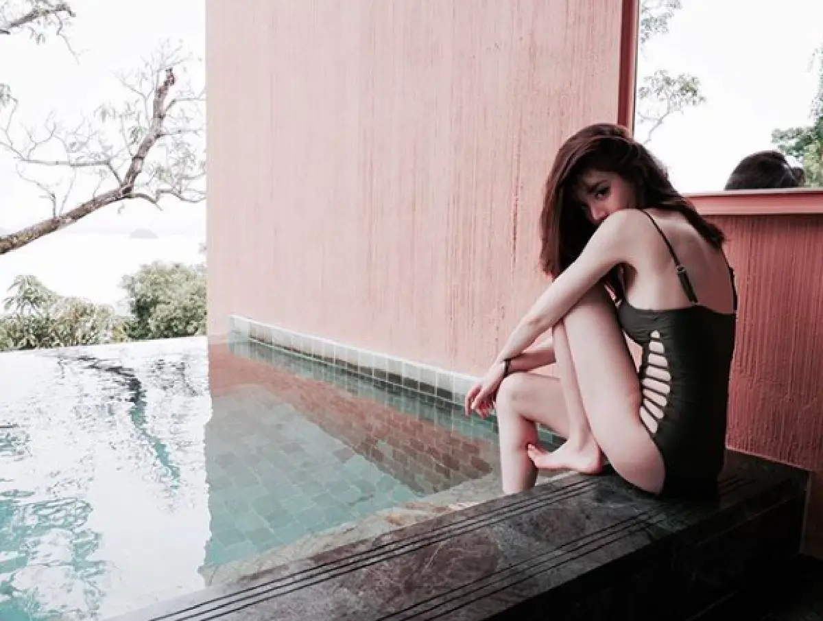 ฮอตทะเลเดือด “แกรนด์” อวดหุ่นแซ่บไม่แพ้พี่สาว โชว์ผิวขาวเนียนที่ภูเก็ต