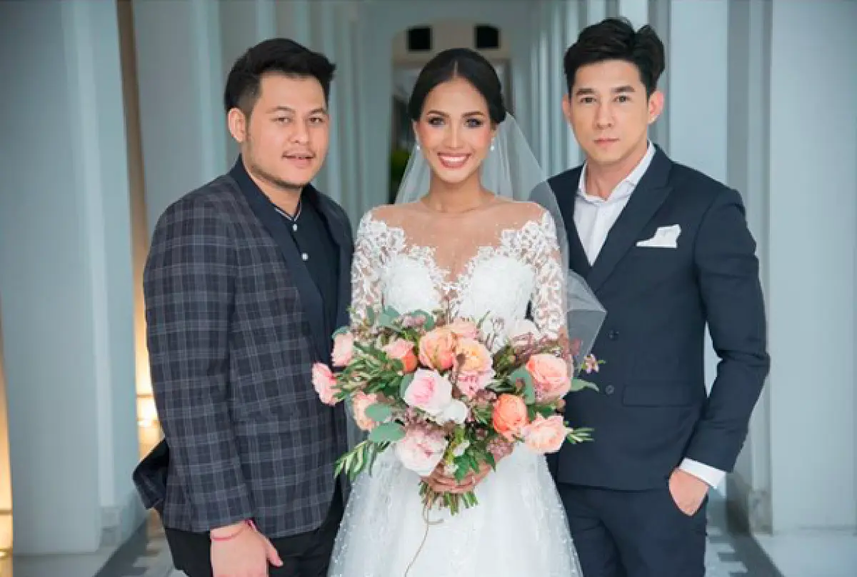 ส่องราคาชุดเจ้าสาวของ “เมญ่า” ที่สวยคลาสสิกเรียบหรูอย่างมีระดับ