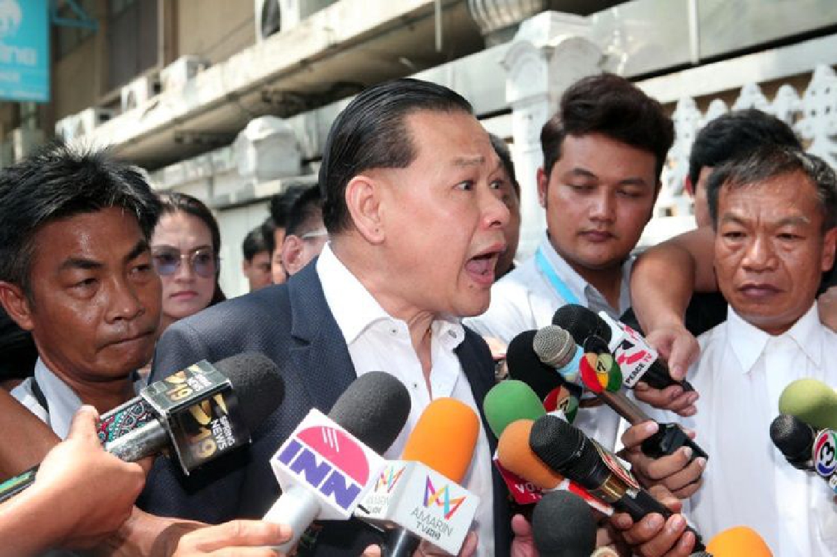"สันธนะ"ป่วนทำเนียบฯขอพบนายกฯอ้างมีเอกสารลับคนรัฐบาลทุจริต "สันธนะ"ป่วนทำเนียบฯขอพบนายกฯอ้างมีเอกสารลับคนรัฐบาลทุจริต